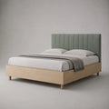 Letto matrimoniale 160 × 200 cm in legno di rovere chiaro decorazione pannello di particelle con testa di letto imbottita in tessuto saggio grigio