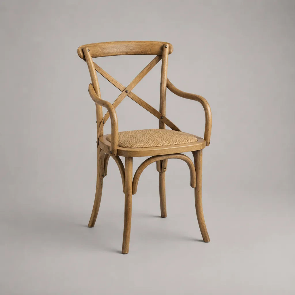 Sedia da pranzo con braccioli in legno massello e rattan intrecciato, marrone naturale e beige, 56 × 55 × 89 cm