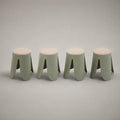 Set di 4 sgabelli bassi imbottiti in polipropilene e poliestere, verde salvia e beige, 33 × 33 × 45 cm