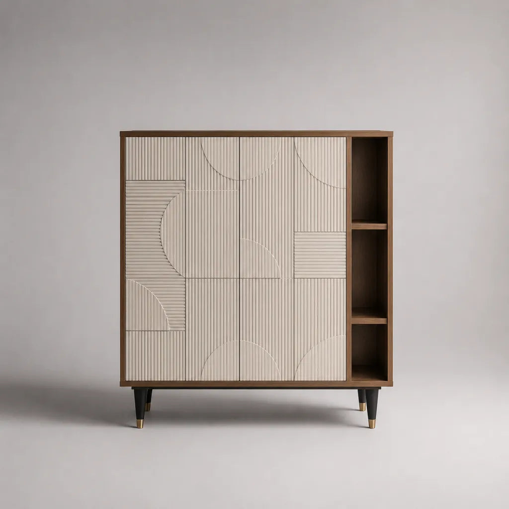 Credenza alta in MDF scanalato con 4 ante e 3 vani, beige chiaro e noce, 120 × 40 × 120 cm