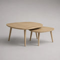 Set di 2 tavolini in rovere massiccio e rivestito in MDF, rovere naturale, 80 × 60 × 45 cm e 60 × 45 × 38 cm